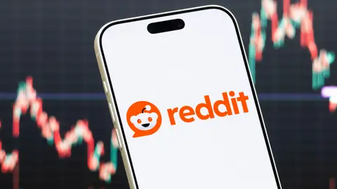 Reddit ulanyjylardan hasaba girmäge mejbur eder, gözleg traffigi azaldy