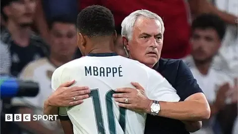 Mourinho: Iň gowusy agzyňy ýapmak - Mbappe-Mao meseleleri barada