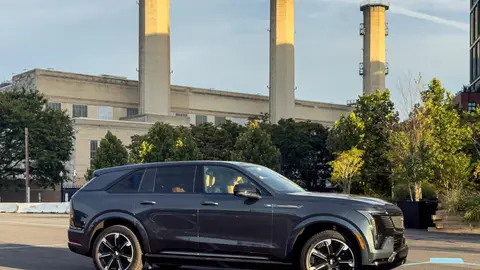 Cadillac Escalade IQ: Uly batareýa we uly ýol kuwwaty bilen elektrik SUV