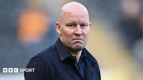 Sheffield Wednesday baş tälimçisi Henrik Pederseni wezipesinden boşatdy