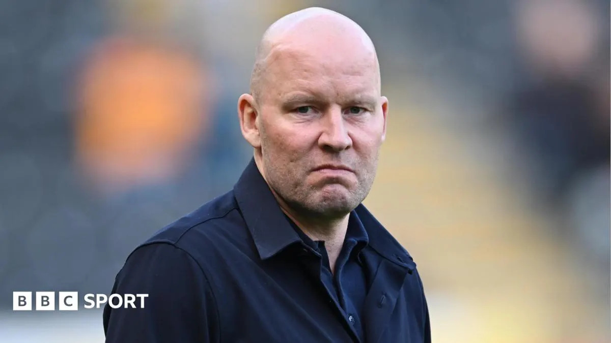 Sheffield Wednesday baş tälimçisi Henrik Pederseni wezipesinden boşatdy