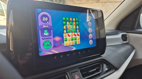 Android Auto ekranynda oýun oýnamagy nädip gurmaly?