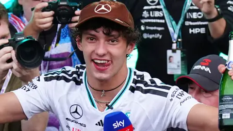 Kimi Antonelli Austin ýaryşynda ajaýyp çykyş etdi, Piastri we Russell kynçylyk çekdi