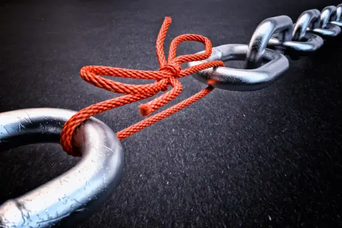 AI internetiň gowşak ýerlerini ýüze çykaryp bilermi?