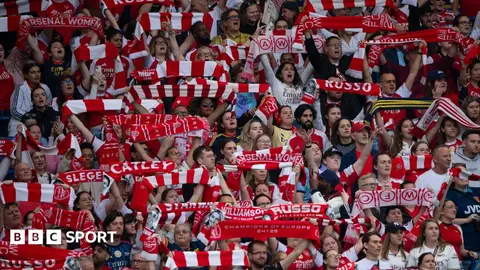 Ayallaryň futbolynda tomaşaçylaryň sanynyň artmagy haýalady
