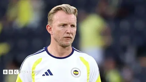 Dirk Kuyt Fenerbahçe-de wagtlaýyn baş tälimçi boldy