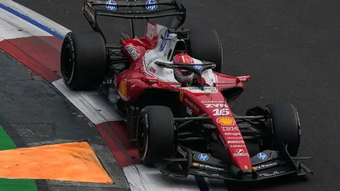 Leclerc Meksika şäherindäki tejribe tapgyrlarynda öňe çykdy, Hamilton tehniki kynçylyk çekdi