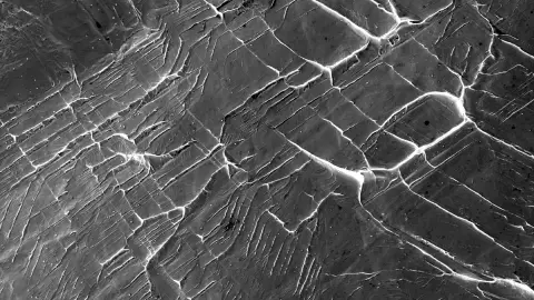 Ylmylar -424°F temperaturada sowuklyga çydamly metallar tapdylar