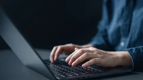 AO3 fan-fiksiýa saýty wagtlaýyn işlemezlikde, dikeldiş hepdeler dowam edip biler