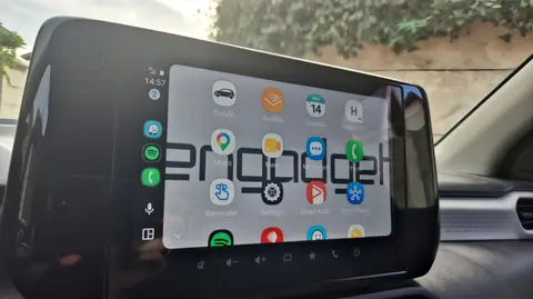 Android Auto ekranyny özleşdirmek we üýtgetmek üçin maslahatlar