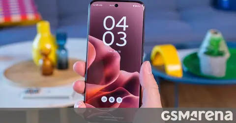 Motorola Edge 70 Pro Android 17 täzelenmesini alýar