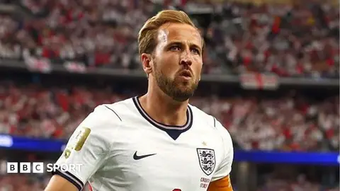 Harry Kane dünýäniň iň gowy futbolçysy hökmünde Ballon d'Or baýragyny gazandy