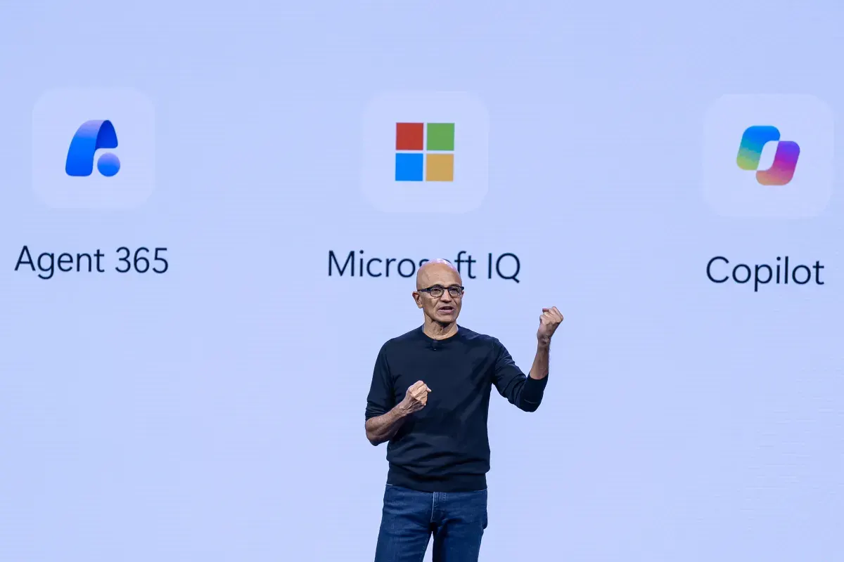 Microsoft 10 çärýekdir yzygiderli rekord girdejini habar berýär
