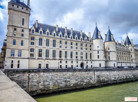 Pariždäki Conciergerie-de 'La naissance des vagues' interaktiw sungat gurnama